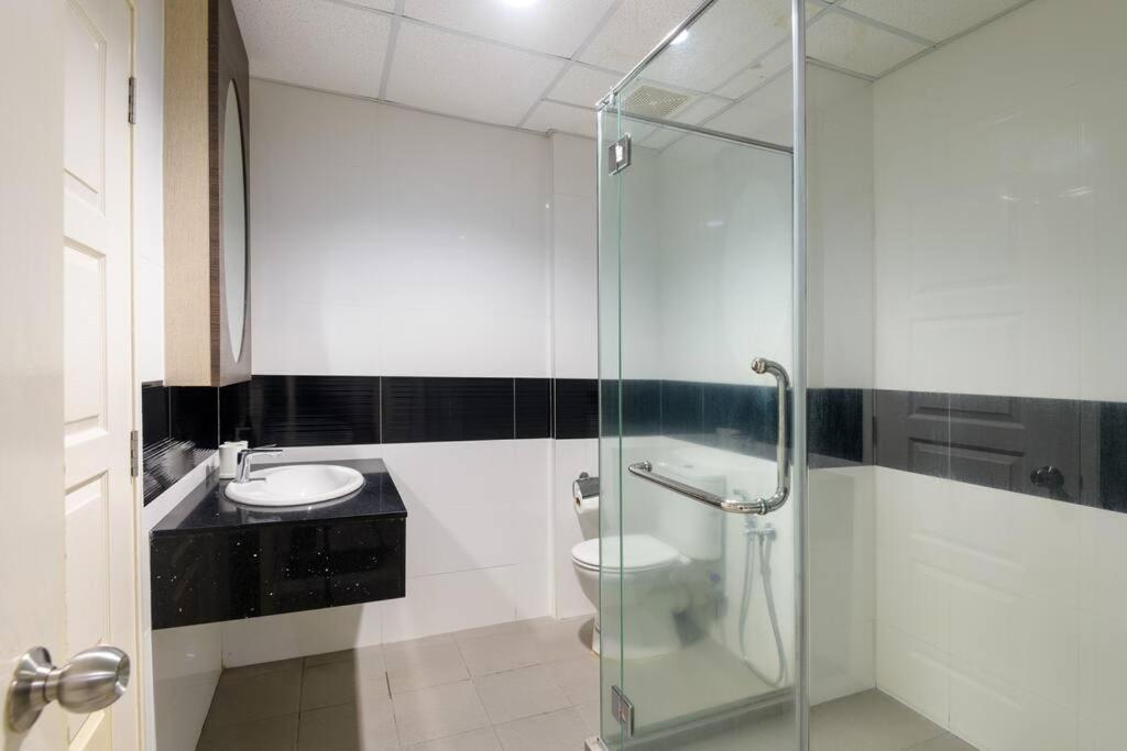 2R1B/Seaview Tropical /1~8Pax/Gurney Mansion One Apartment George Town Exterior photo