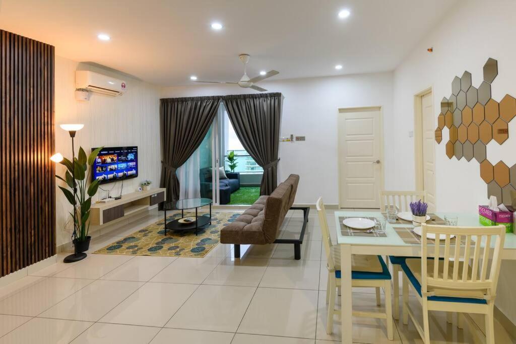 2R1B/Seaview Tropical /1~8Pax/Gurney Mansion One Apartment George Town Exterior photo
